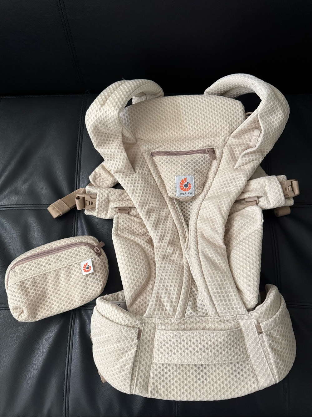 Ergobaby Cream Textured Waffle Carrier with Matching Pouch